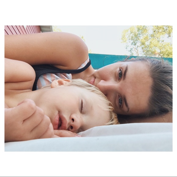 Welcome to River + Juniperโs Poshmark Closet! - Picture 7 of 10